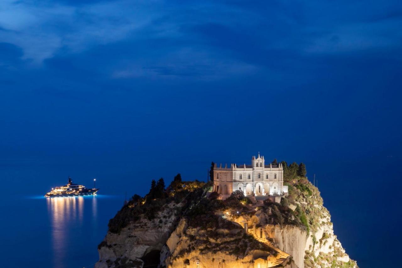 All'Angolo Della Torre Tropea Luaran gambar