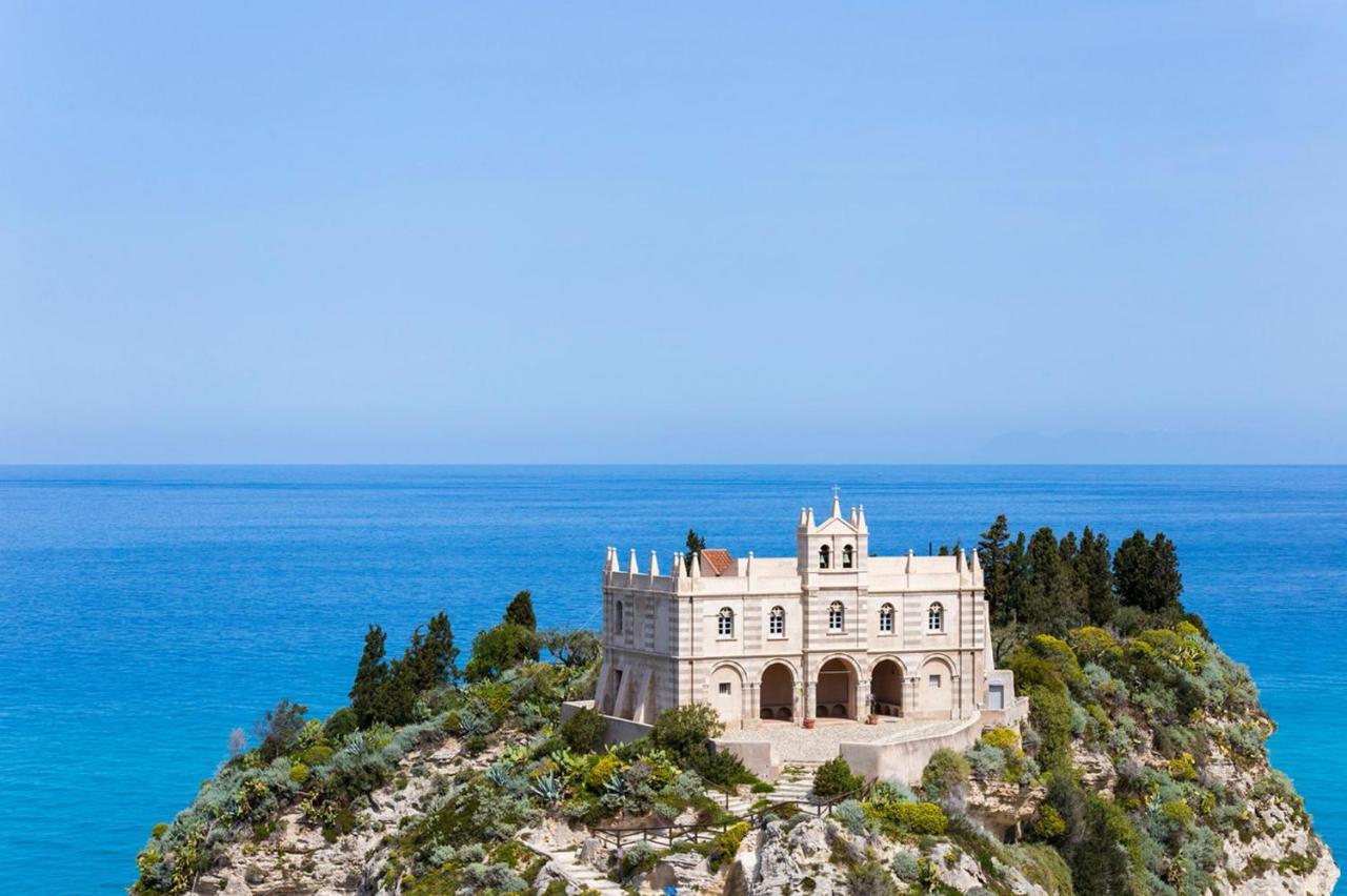 All'Angolo Della Torre Tropea Luaran gambar